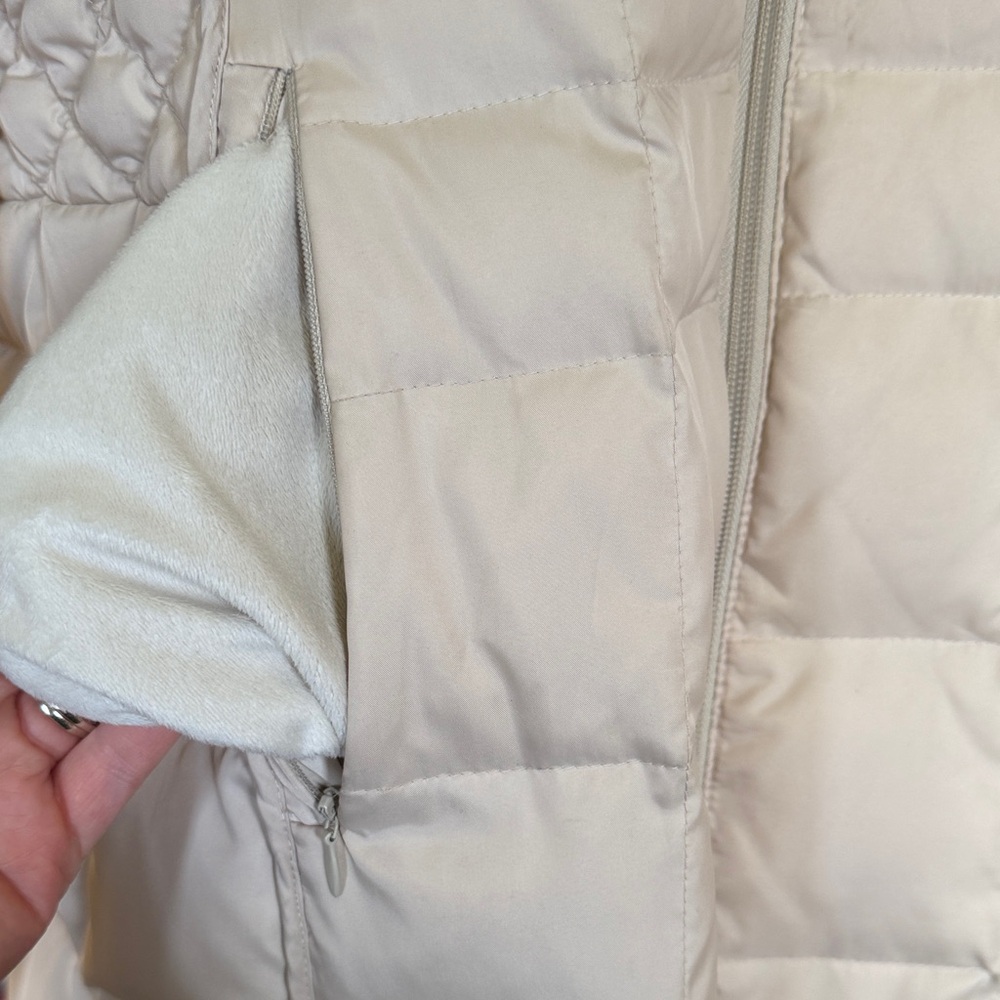 Laundry By Shelli Segal Off-White Puffer Coat with Faux Fur Collar - Picture 5 of 6